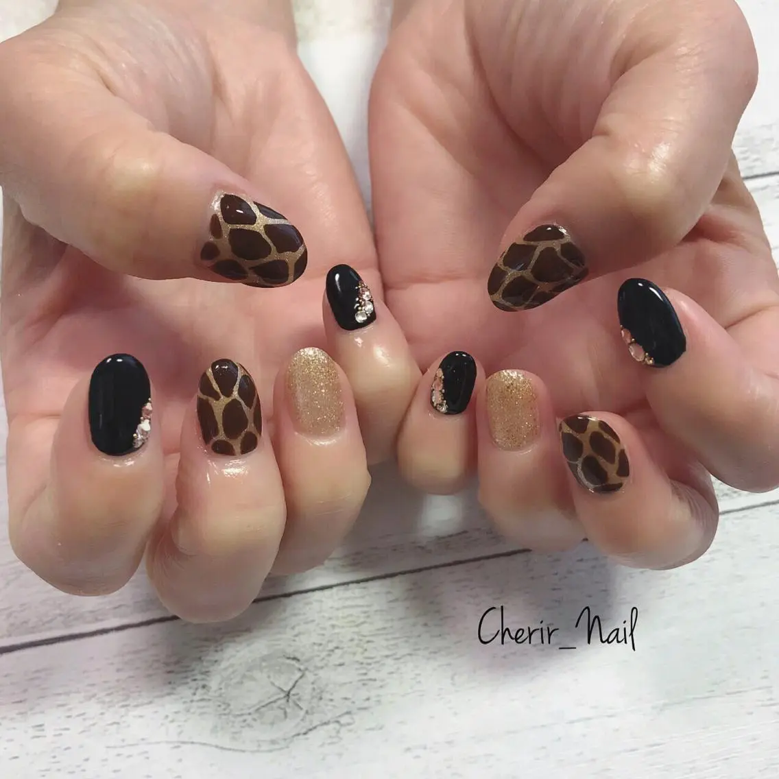 ネイル アニマル柄 ラメ(グリッター) ワンカラーネイル ショートネイル Cherirnail kaoriのネイルデザイン