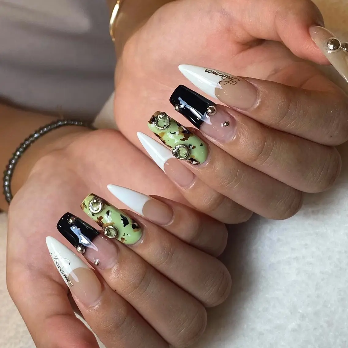 ミディアム Sora NAILのネイルデザイン