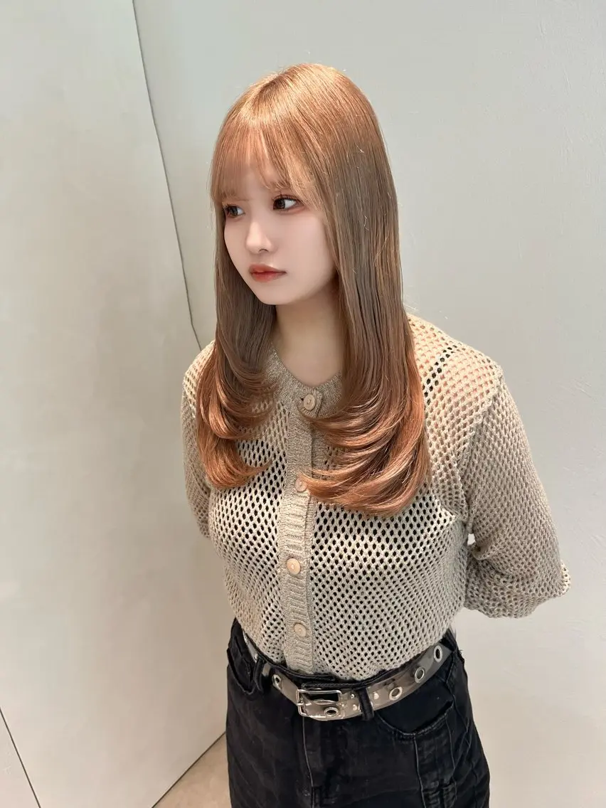 ミディアム カラー ハイトーンカラー ヘアカラー トリートメント レイヤー似合わせ 透明感カラーりきやのヘアスタイル