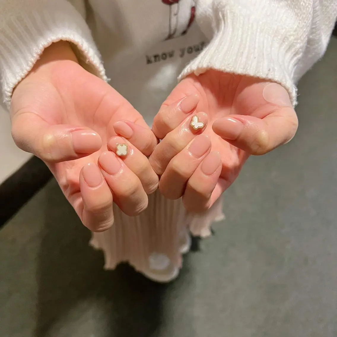 ネイル オーロラネイル フットネイル フレンチネイル ジェルネイル 韓国ネイル ハンドネイル ハンドケア 【ENサロン】 Rei🎀Nailのネイルデザイン