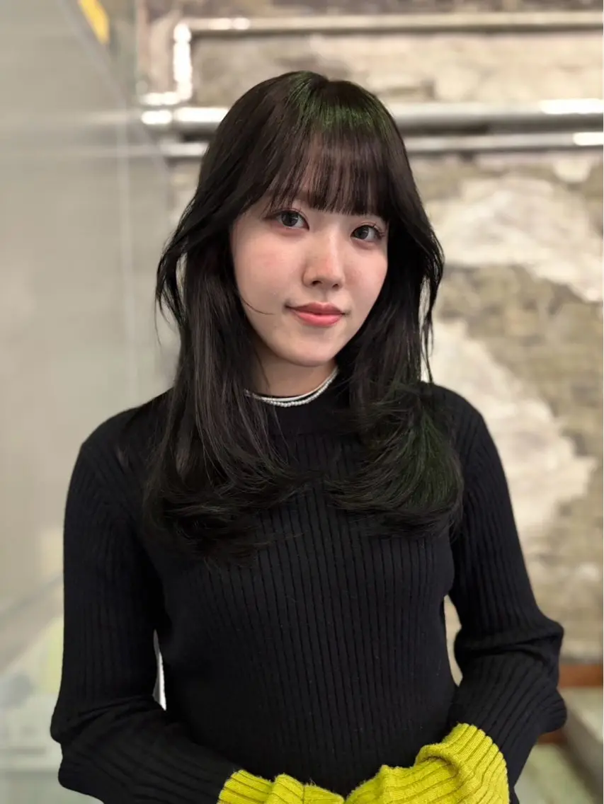 カラー ARUE RYOFUのヘアスタイル