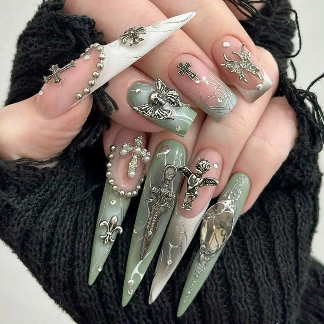 ネイル ジェルネイル キラキラネイル 韓国ネイル 持ち込み ワンホンネイル Nova Nailのネイルデザイン