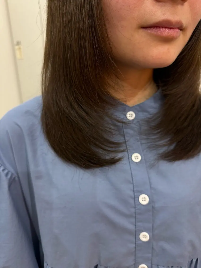 ミディアム 顔まわりレイヤー 顔周りカット レイヤーカット fenice natsumiのヘアスタイル
