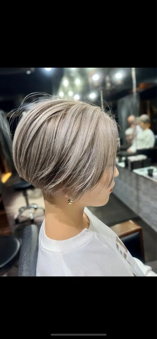 ショート カラー ブリーチ ショートヘア 艶髪✴︎髪質改善 VERONIQUEのヘアスタイル