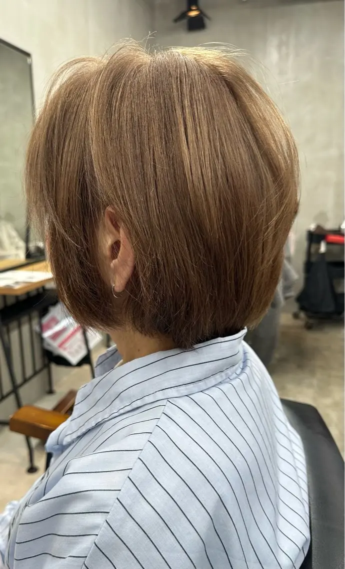 ショート カラー ベージュカラー ヘアカラー 巽 滉太のヘアスタイル