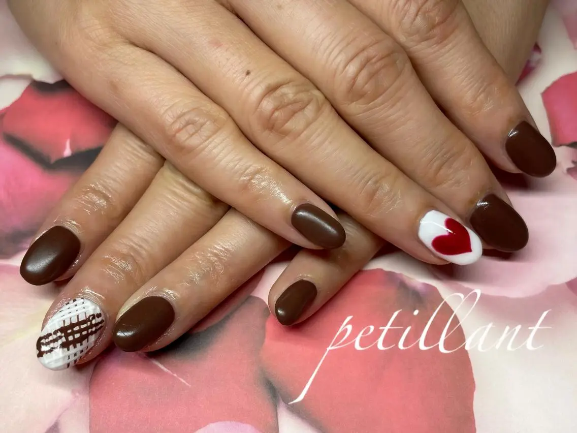 ネイル アートネイル マットネイル バレンタイン nail salon petillantのネイルデザイン
