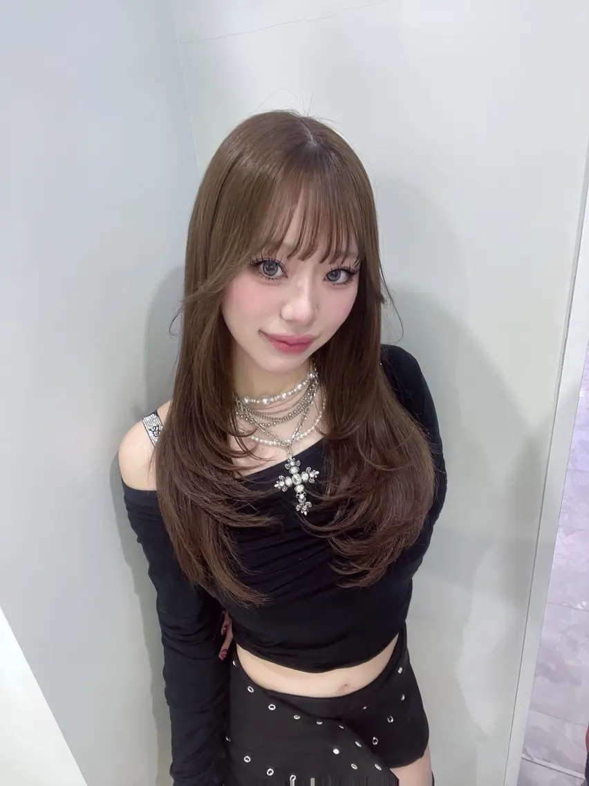 ロング カラー ヘアアレンジ カット トリートメント ヘッドスパ ヘアセット 韓国レイヤーカット /韓国トレンドカラーのヘアスタイル
