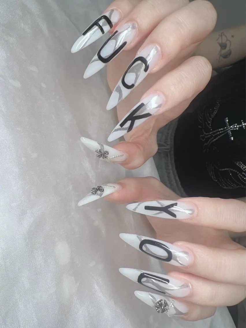 ネイル 長さ出し グラデーション キラキラネイル マグネットネイル ニュアンスネイル Lee Nails チップ長さだし専門店のネイルデザイン