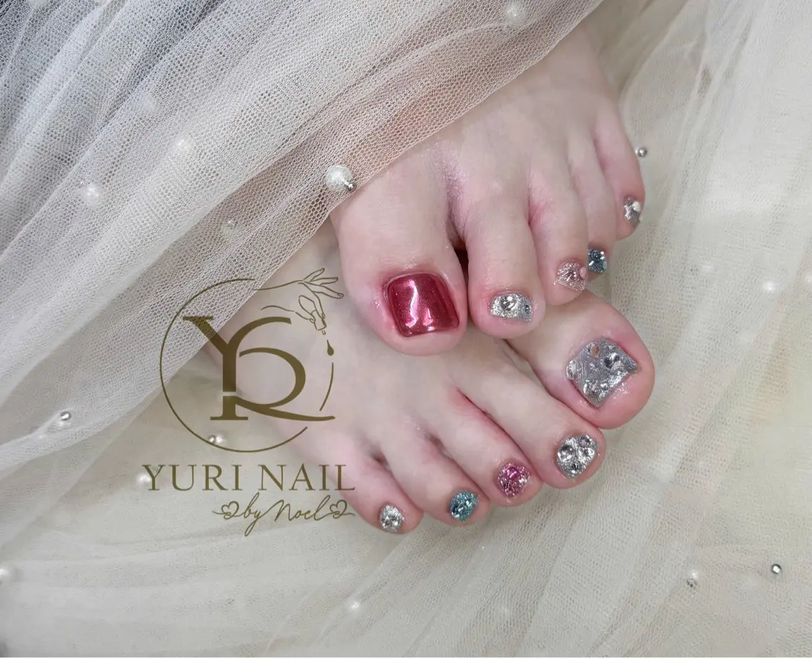 ネイル チークネイル フットネイル フレンチネイル グラデーション キラキラネイル フットネイル ハンドケア YURI Nail Funabashiのネイルデザイン
