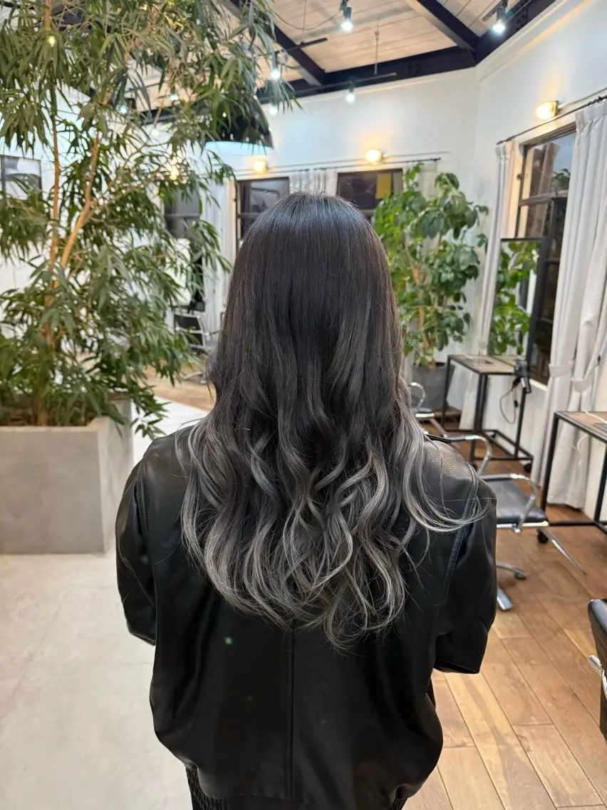 カラー グラデーションカラー ヘアカラー 市川 夢のヘアスタイル