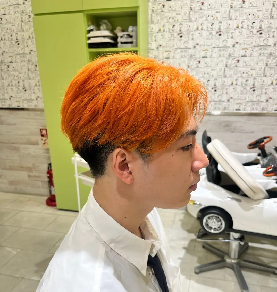 カラー メンズ メンズブリーチ 刈り上げ 黒髪 ブリーチ オレンジ くぼたひより /モデル様募集中のヘアスタイル