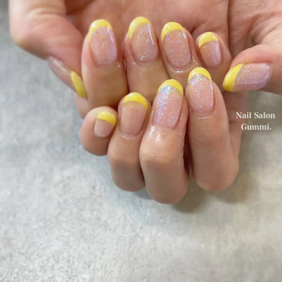 ネイル オーロラネイル フレンチネイル 韓国ネイル 黄色 Nail Salon Gummi.のネイルデザイン