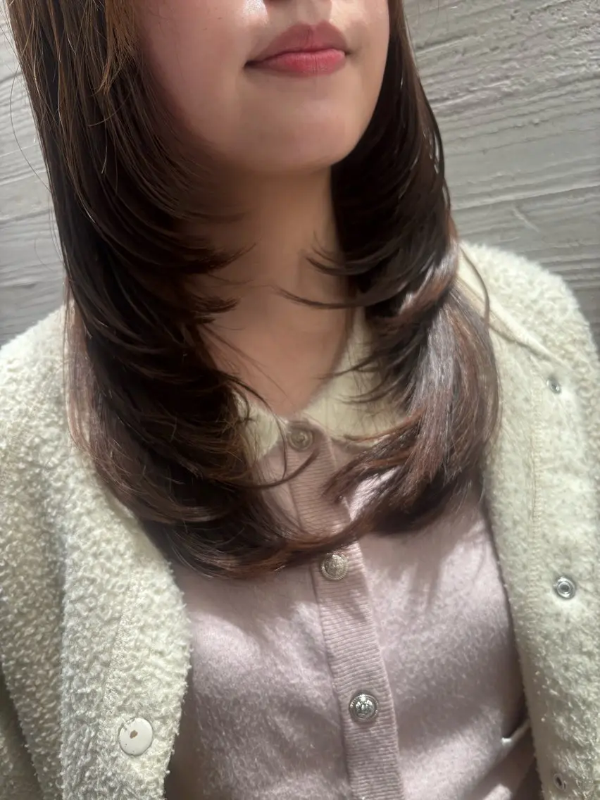 ロング 顔まわりレイヤー 顔周りカット レイヤーカット Sayumi 🪐のヘアスタイル