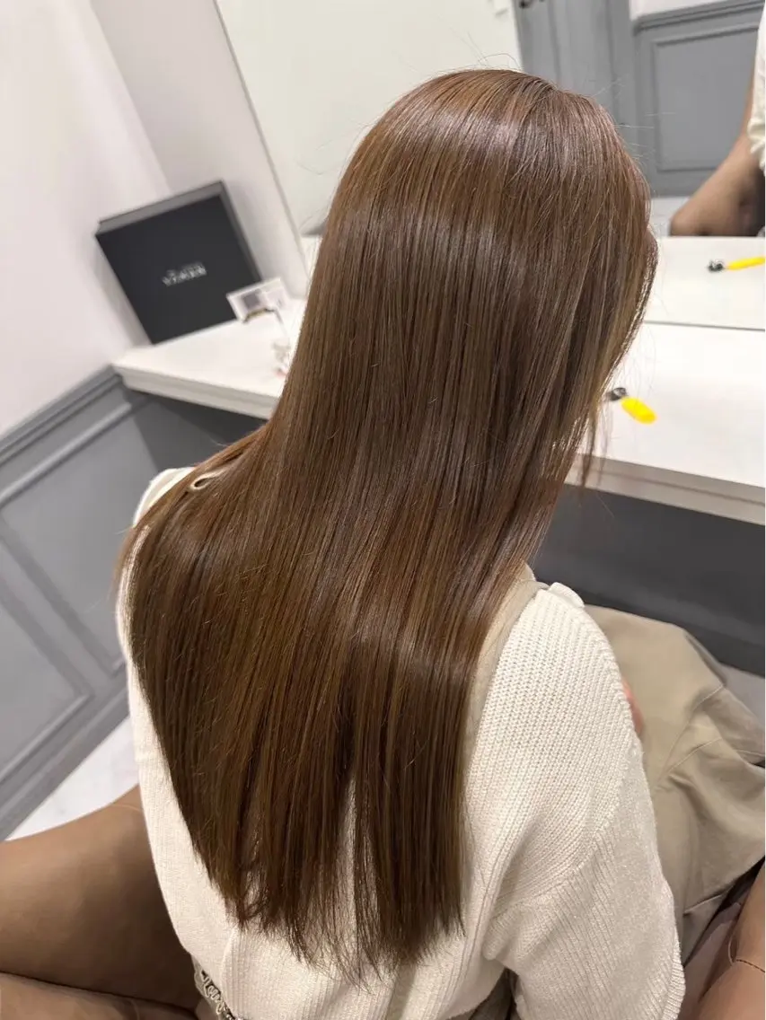 ロング カラー ヘアカラー トリートメント 🦋REISA🦋 エクステ×ハイトーンのヘアスタイル