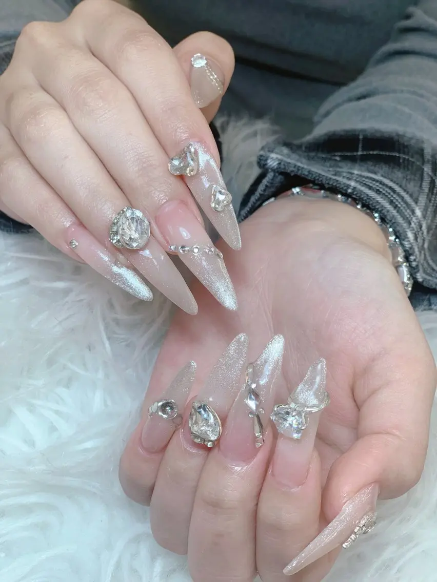 ネイル ハンドネイル Anh ゴテゴテネイルのネイルデザイン