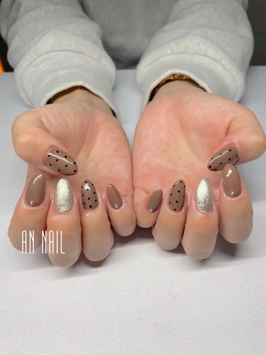 ネイル ドット キラキラネイル ハンドネイル AN Nailのネイルデザイン