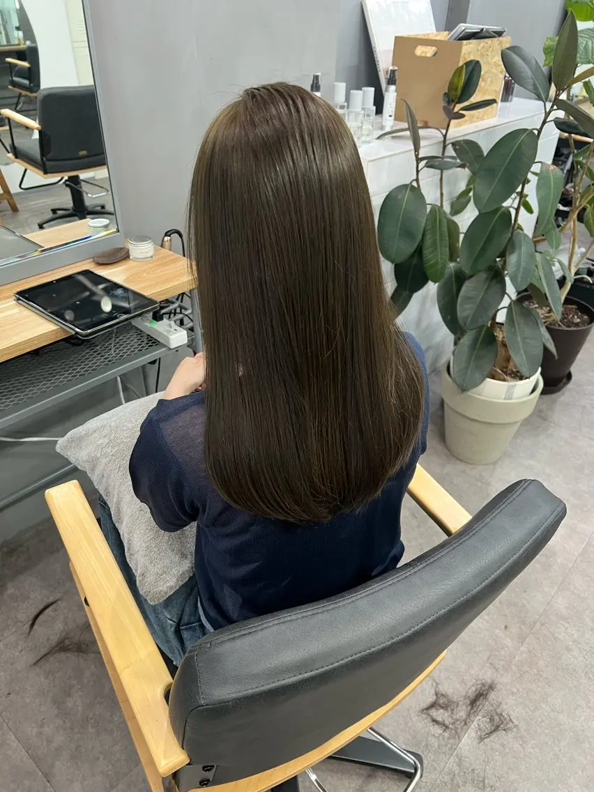 セミロング カット ヘアカラー トリートメント hikaru💘髪質 改善 透明感カラーのヘアスタイル