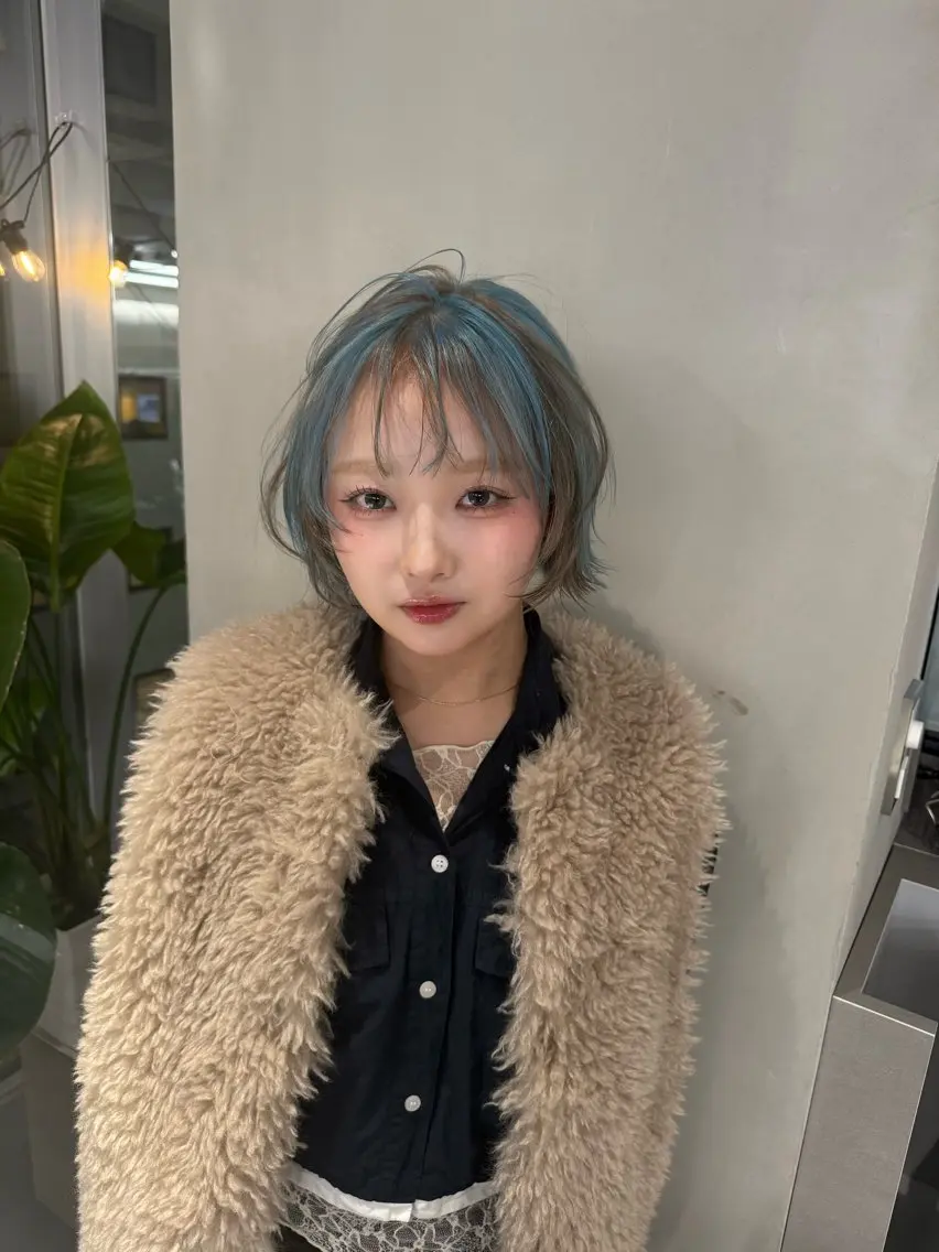 ショート カラー ブルーカラー ブラウンカラー デザインカラー ハイトーンカラー 一戸 拓斗のヘアスタイル