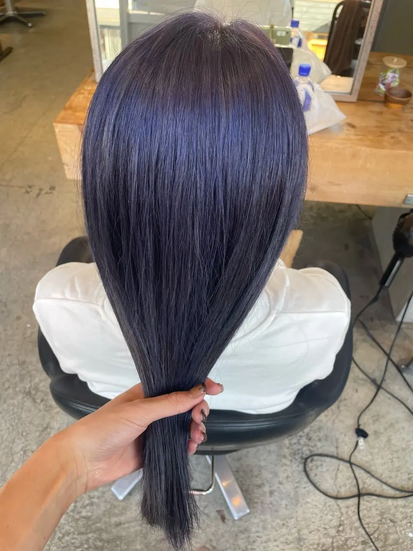 ロング カラー パーマ ヘアアレンジ カット ヘアカラー トリートメント ハイトーンカラー🤍 山下 優華のヘアスタイル