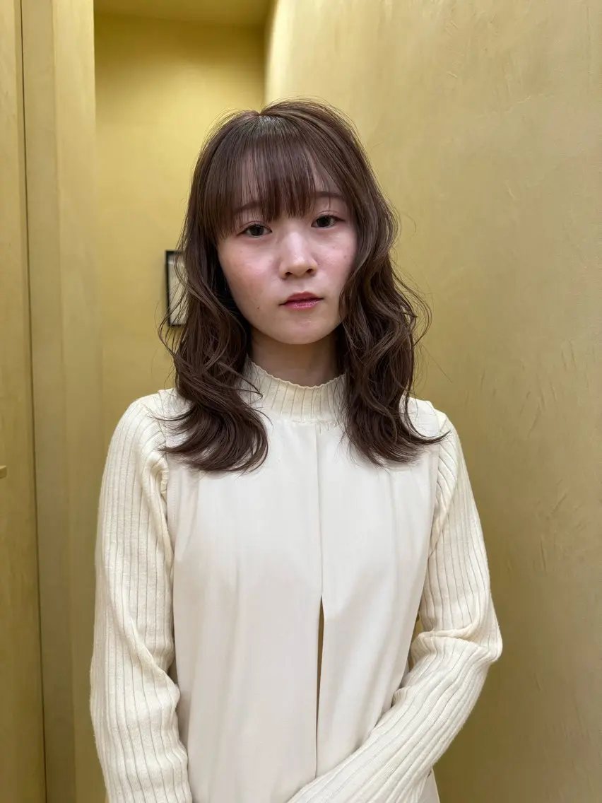 ロング カット 杉浦 花衣のヘアスタイル