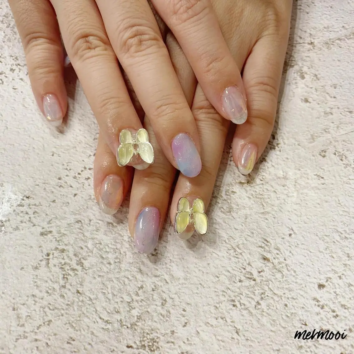 ネイル オーロラネイル キラキラネイル 韓国ネイル ニュアンスネイル スカルプネイル mermooi nailのネイルデザイン