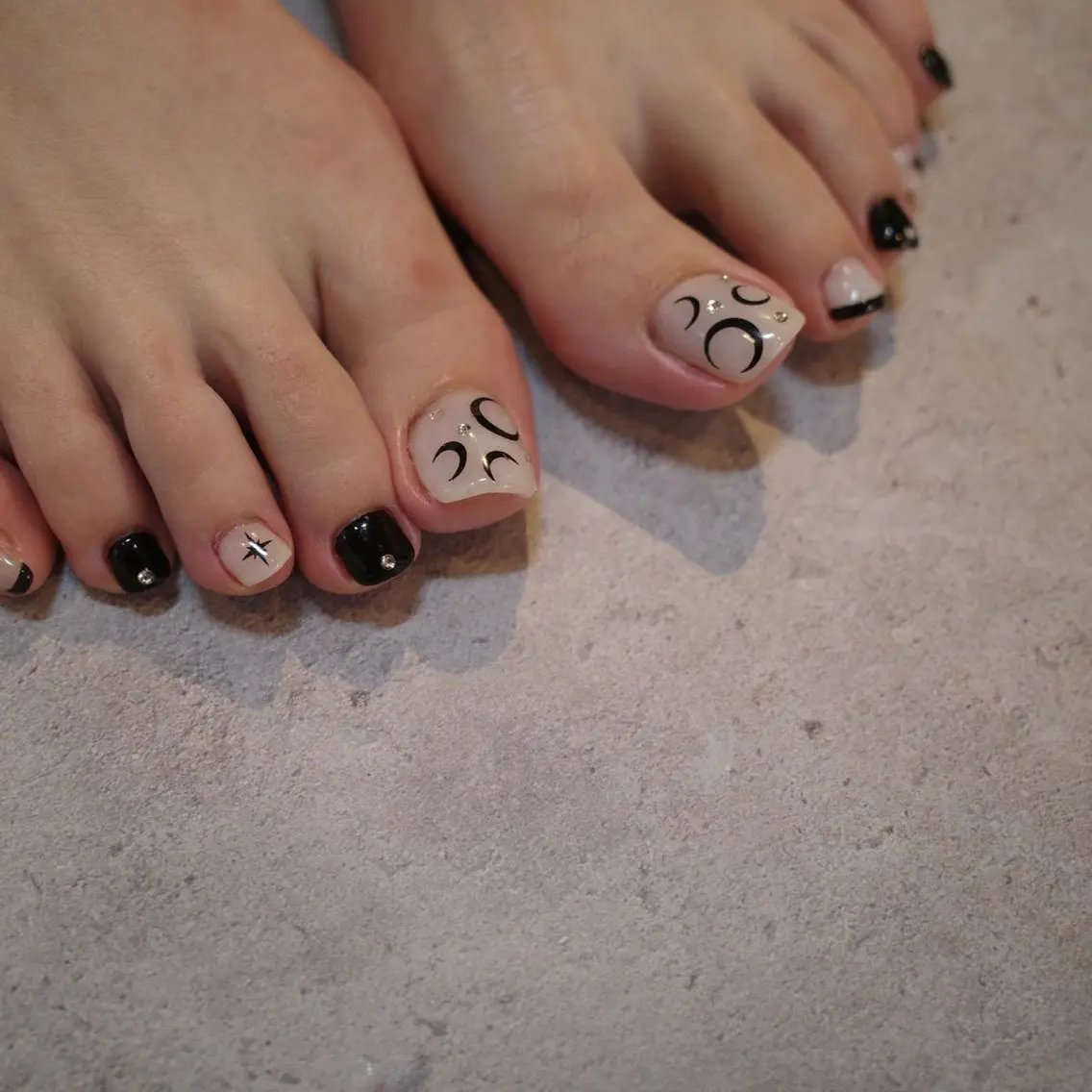 ネイル チークネイル ドット フレンチネイル グラデーション 韓国ネイル フットネイル Lisa Nail Salonのネイルデザイン