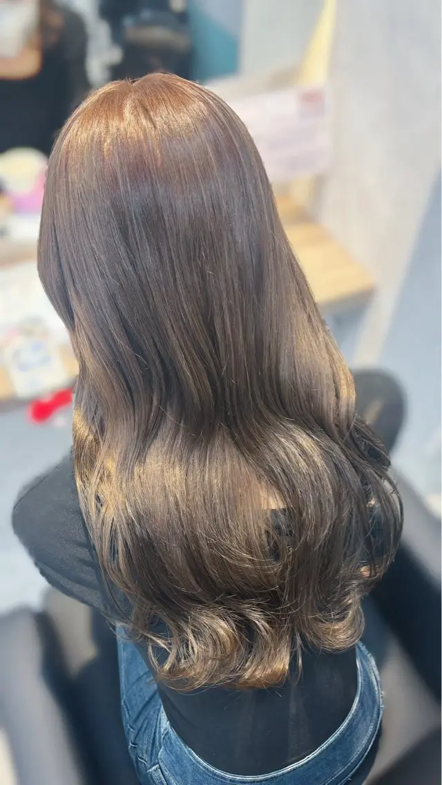 カラー ブリーチ ヘアカラー 米倉 陽菜のヘアスタイル