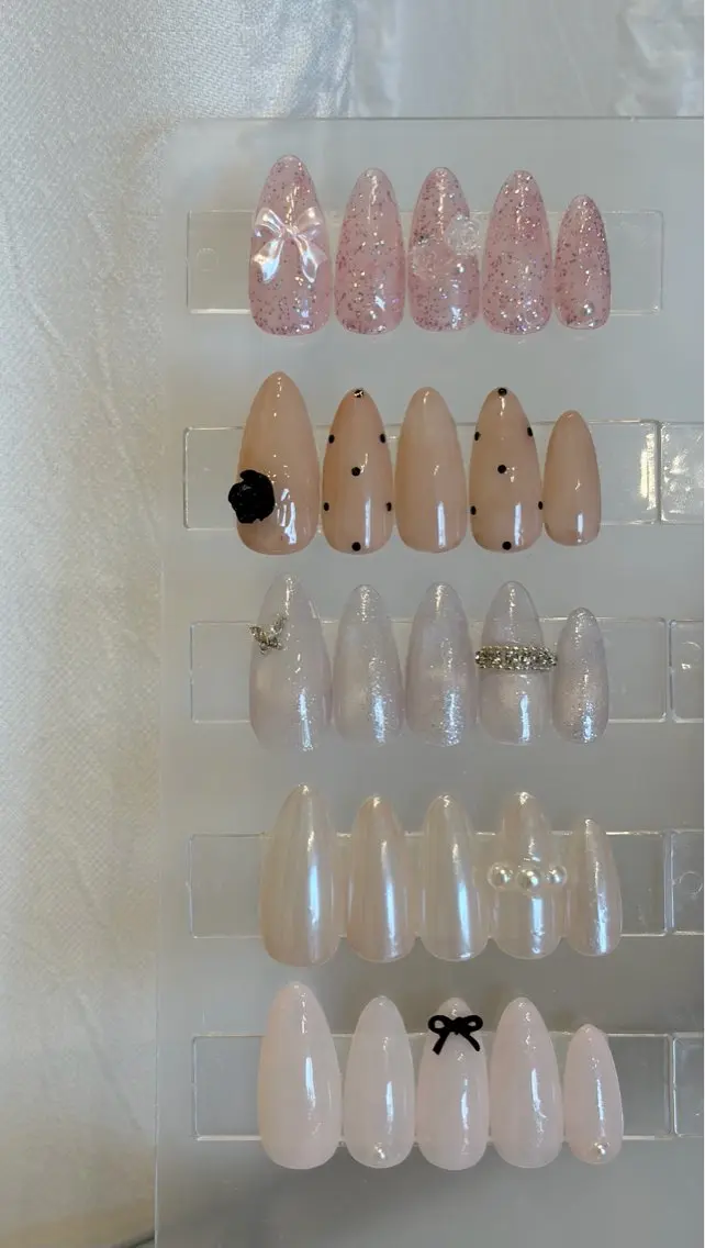 ネイル ドット マグネットネイル ミラーネイル リボン ハンドネイル M🎀 nailのネイルデザイン