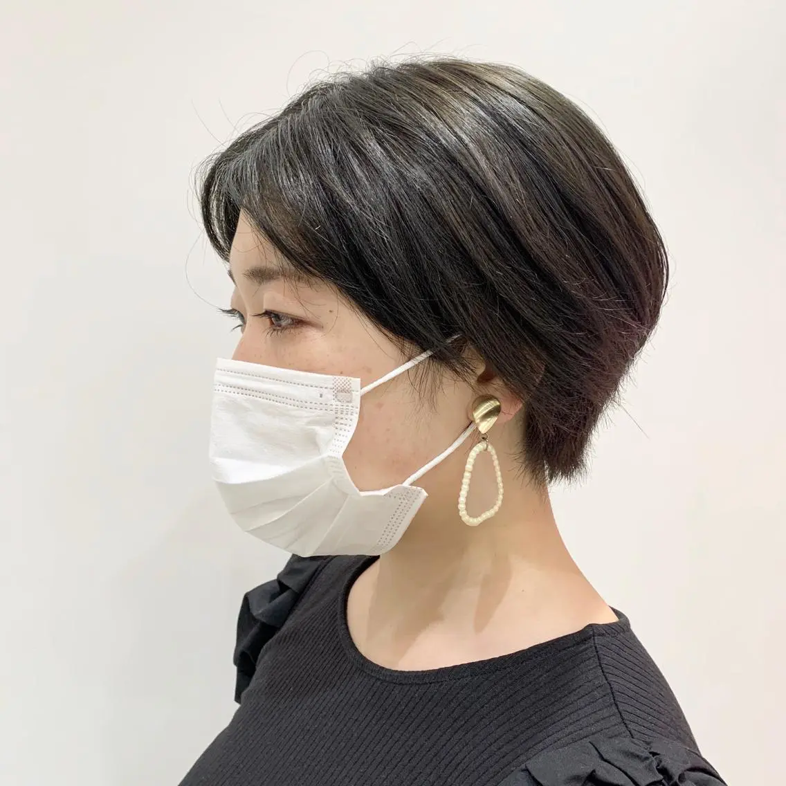 ショート カラー ダークグリーン 髪質改善ストレート 韓国風レイヤー池袋のヘアスタイル