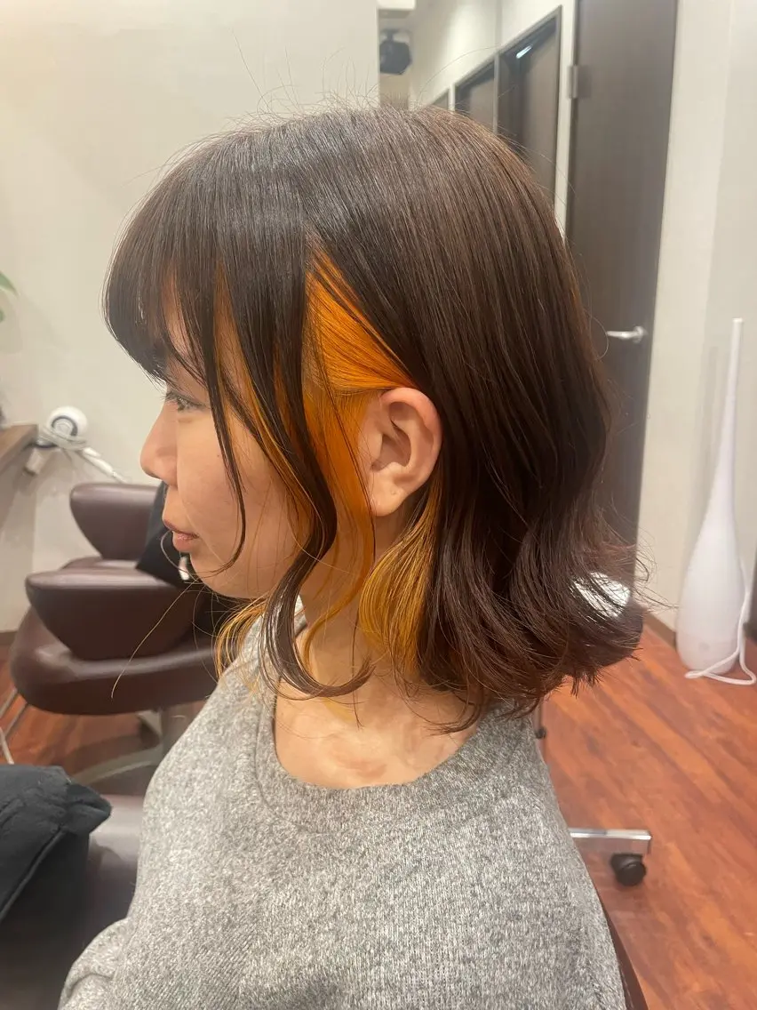 ミディアム カラー ブリーチ イヤリングカラー オレンジ Lien's💜 SESHIRUのヘアスタイル