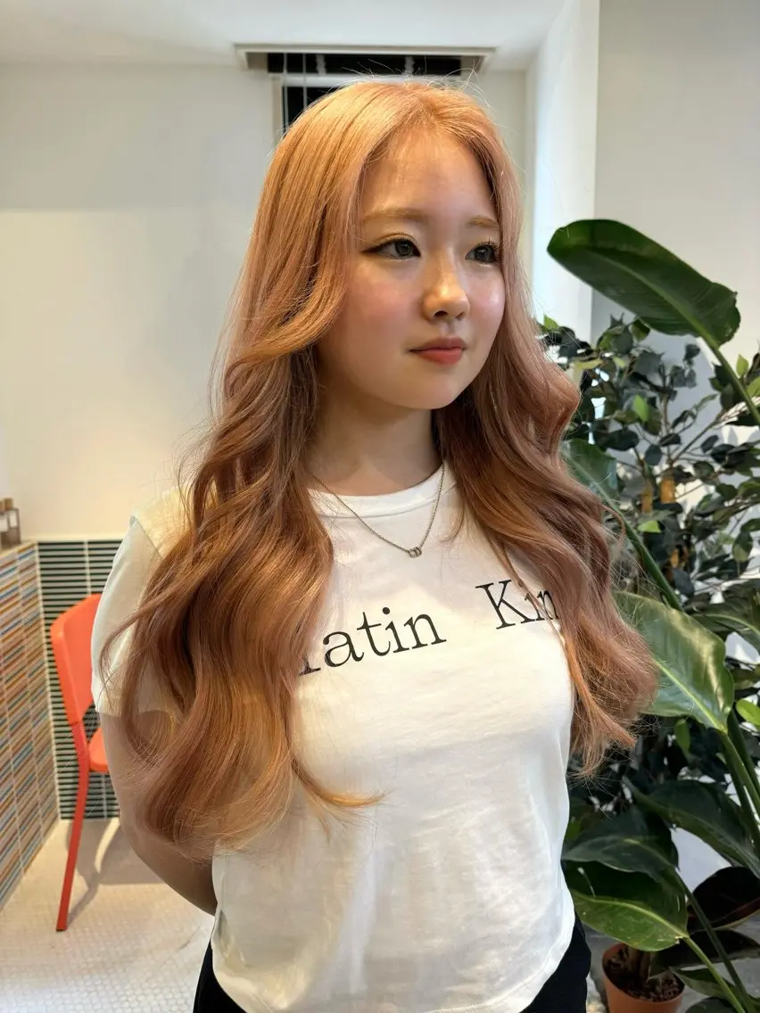 ロング カラー ブリーチ カット ヘアカラー トリートメント 🩷ハイトーン透明感 レイヤー🩷ユリカのヘアスタイル