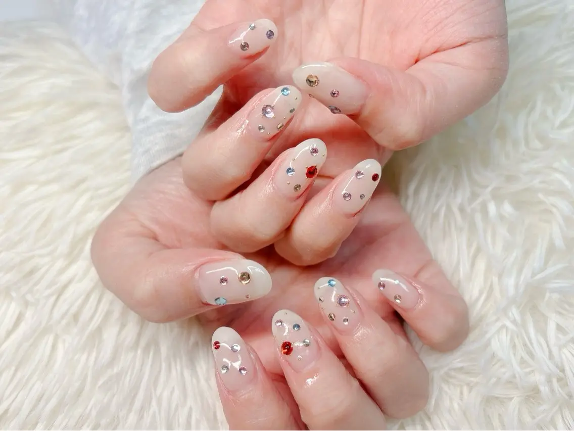 ネイル ハンドネイル パッチリオメメ Lianaのネイルデザイン