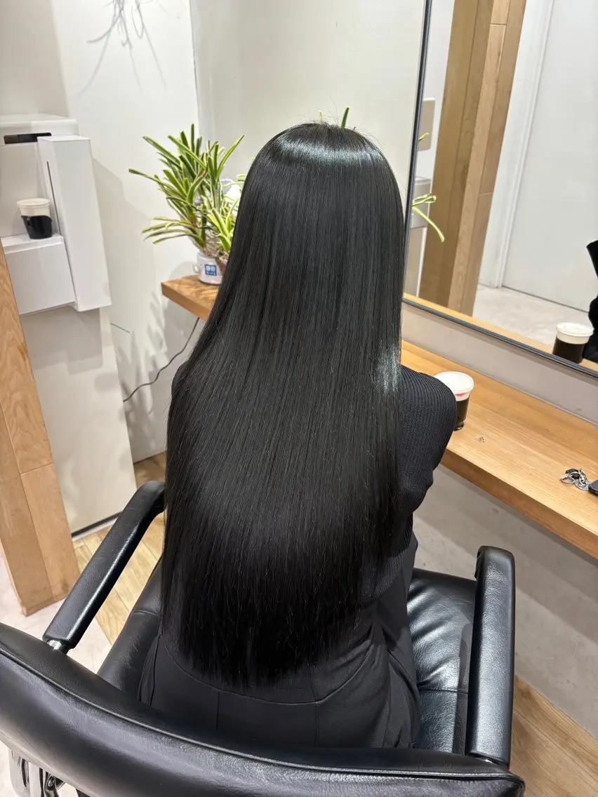 カラー グレージュ オリーブグレージュ オリーブグレー lomalia ayuのヘアスタイル