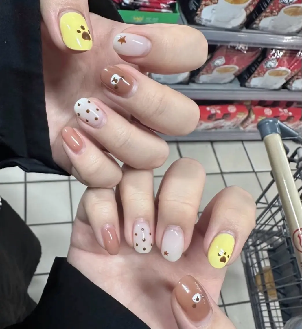 ハンドネイル JOJO 🤍のネイルデザイン