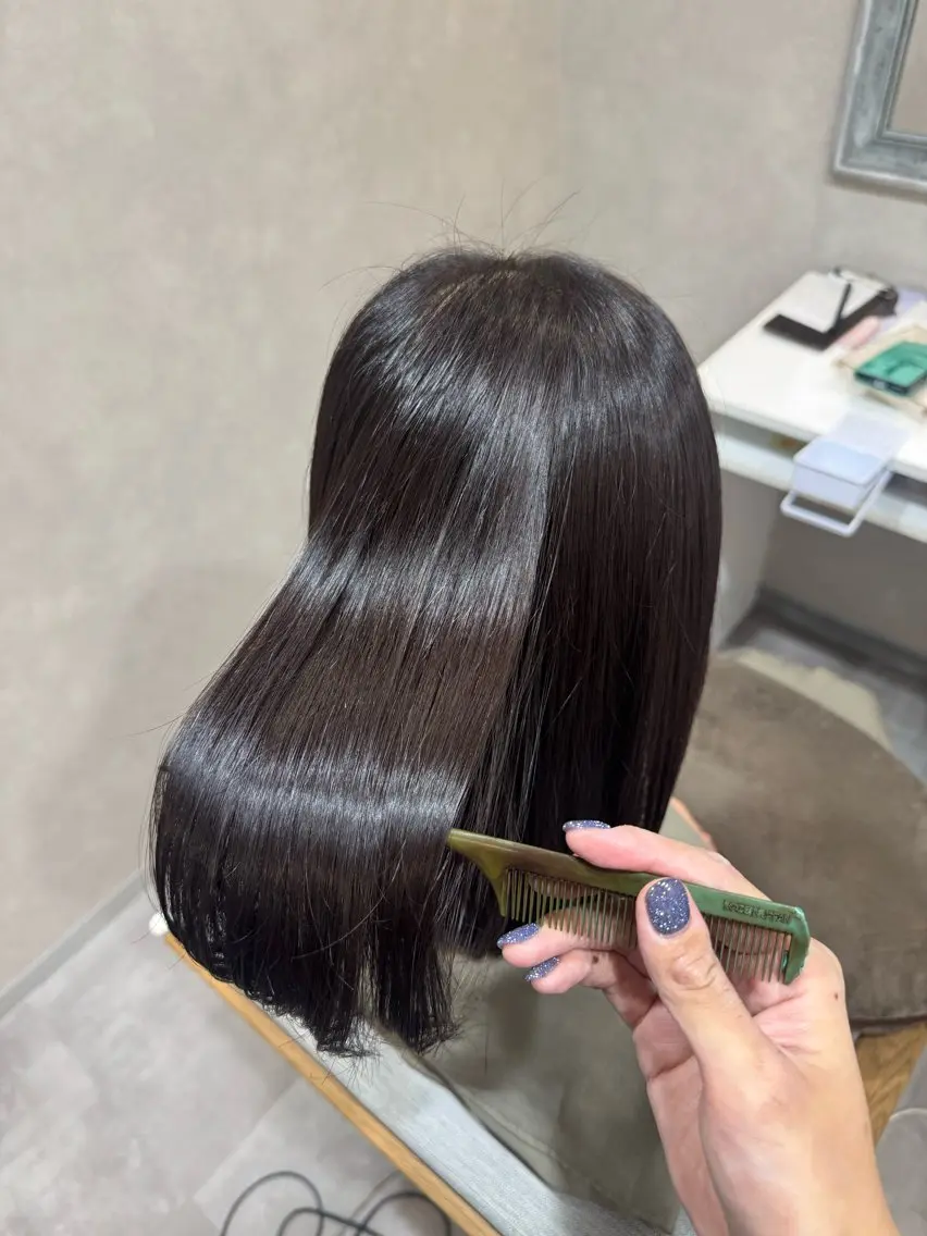 ミディアム カラー 透明感カラー イルミナカラー 艶髪/白髪ぼかし ヘッドスパ/大野結菜のヘアスタイル