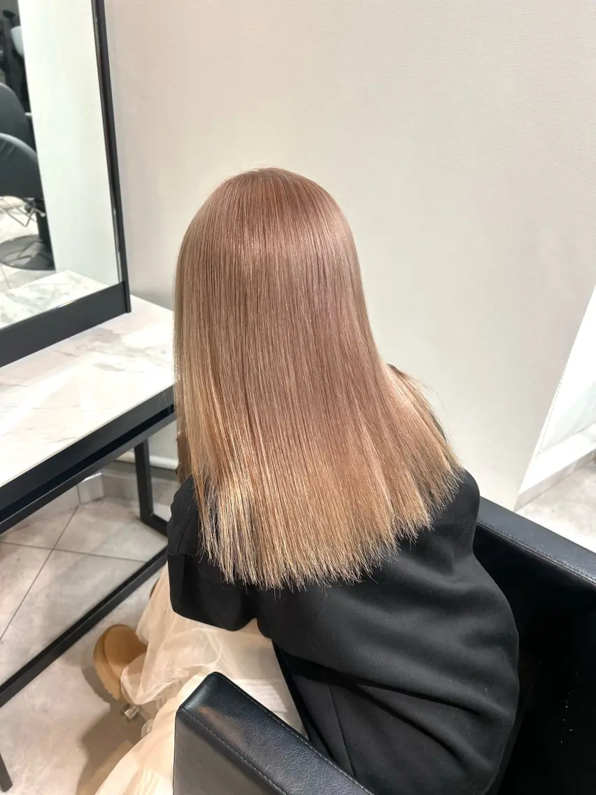 ロング カラー ピンクカラー ヘアカラー トリートメント moe🎀 透明感カラーのヘアスタイル