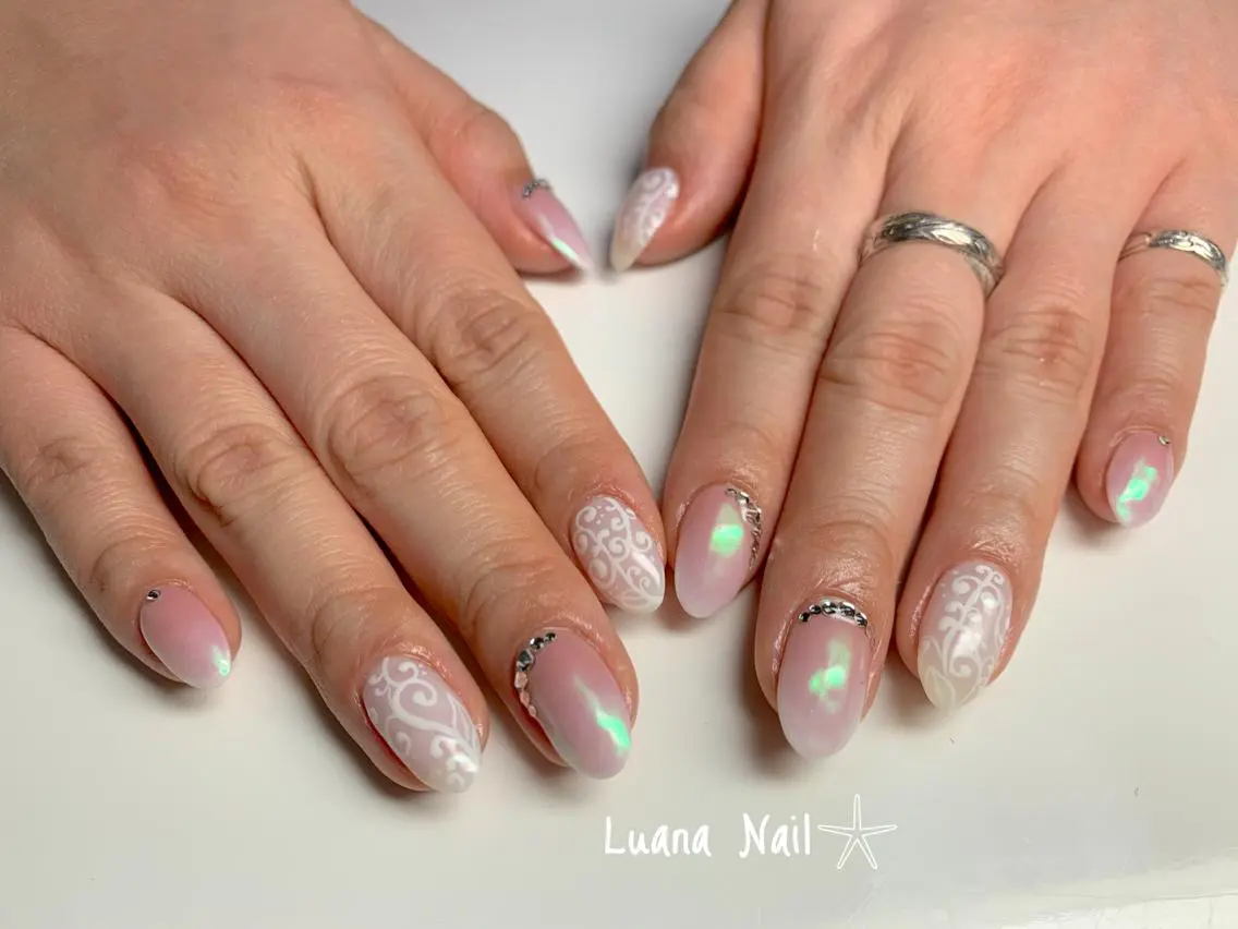 ネイル オーロラネイル ハンドネイル BeauJu by Luana Nailのネイルデザイン