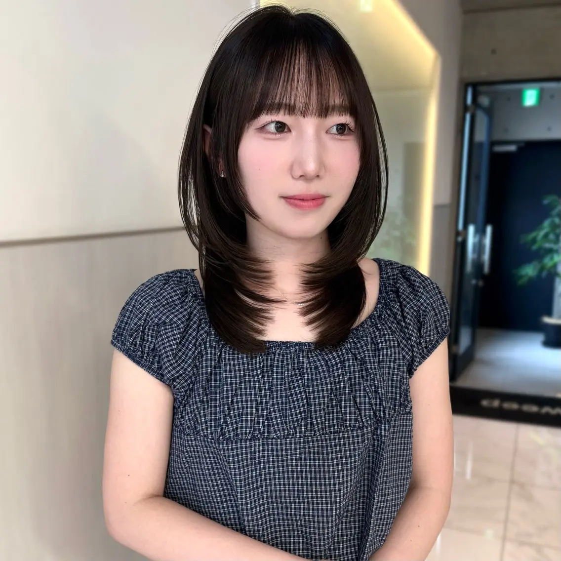 ミディアム カラー ミディアムレイヤー アッシュ アッシュブラウン ブラウンカラー 透明感カラー ヘアカラー トリートメント riko/レイヤー カット/ヘアセットのヘアスタイル