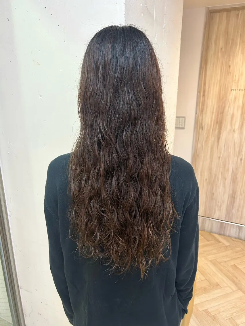 ロング パーマ ♛︎ きっか ♛︎ ヘアアレンジ🩵のヘアスタイル