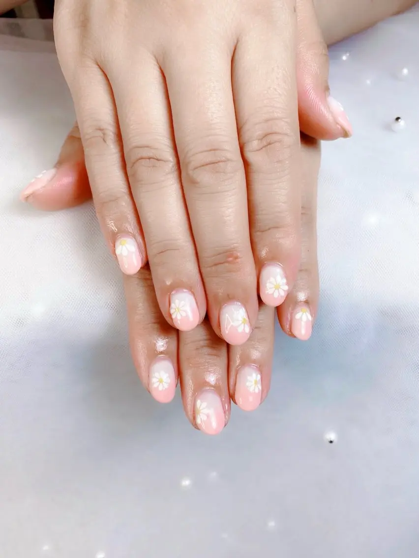 ネイル アートネイル フラワーネイル グラデーション オフィスネイル ピンク ハンドネイル iro+ nailのネイルデザイン
