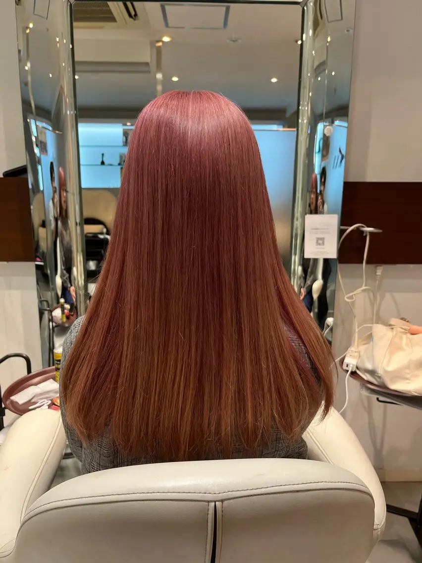 ロング カラー コテ巻き風パーマ 藤澤　知彌のヘアスタイル