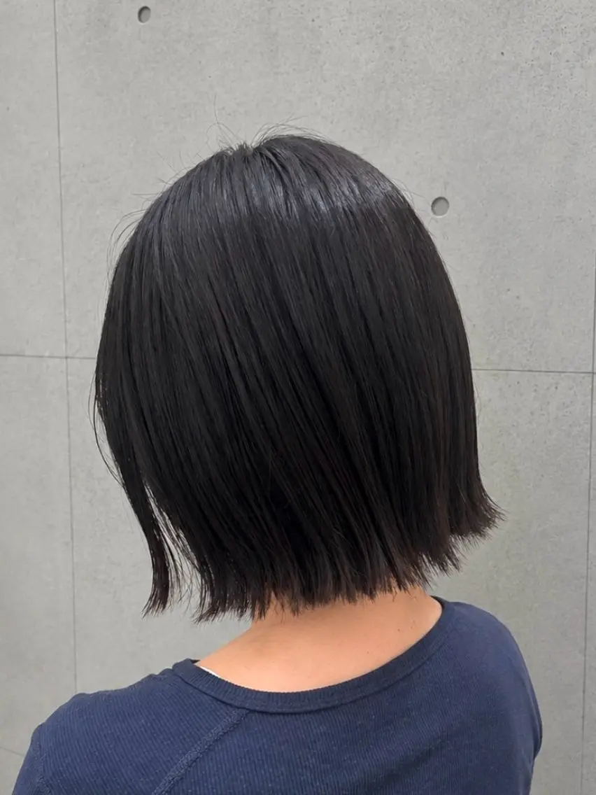 ミディアム 切りっぱなしボブ ボブ 外ハネヘア カット ヘアカラー トリートメント 岩城 由佳のヘアスタイル