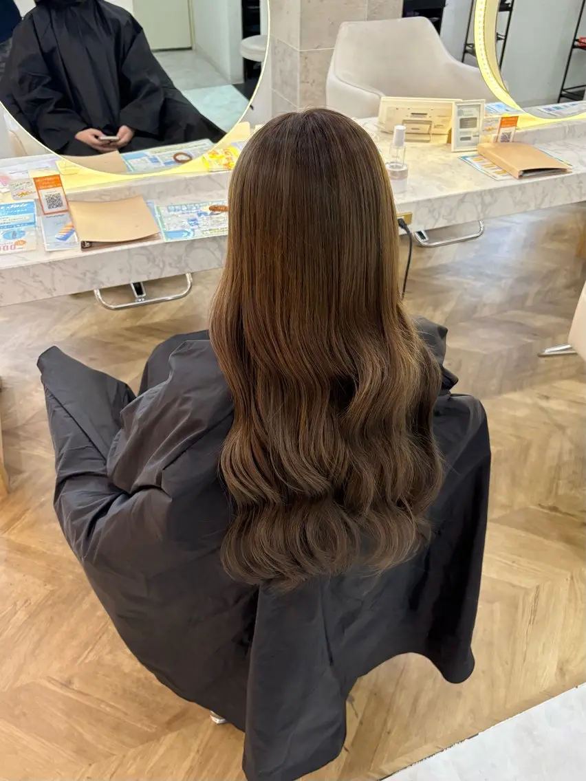 ロング カラー ベージュカラー オリーブベージュ カット ヘアカラー トリートメント 透明感カラー/レイヤ ーカット/須永さくらのヘアスタイル