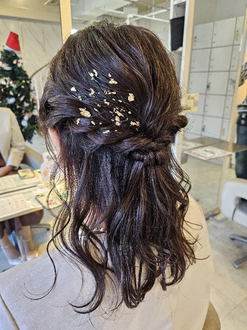 セミロング ヘアアレンジ ヘアセット 岡田 奈々のヘアスタイル