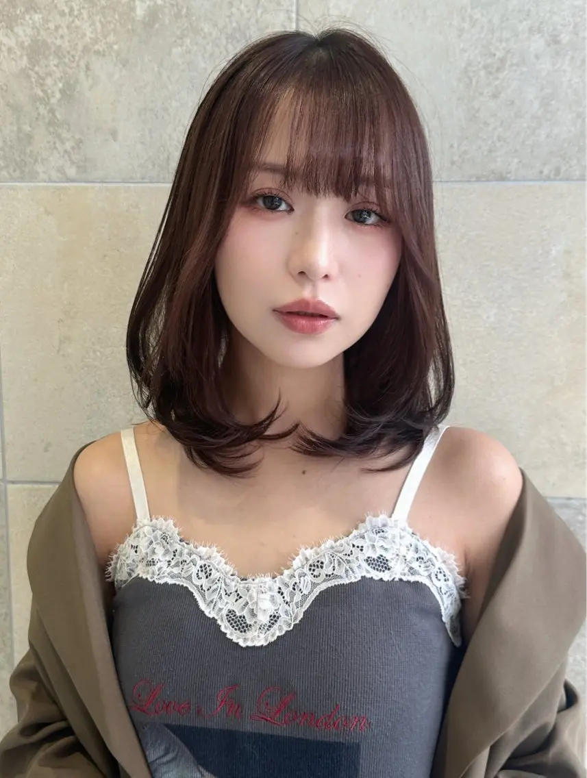ミディアム カラー カット ヘアカラー トリートメント 小顔レイヤー/ ベージュ🤍Rieのヘアスタイル