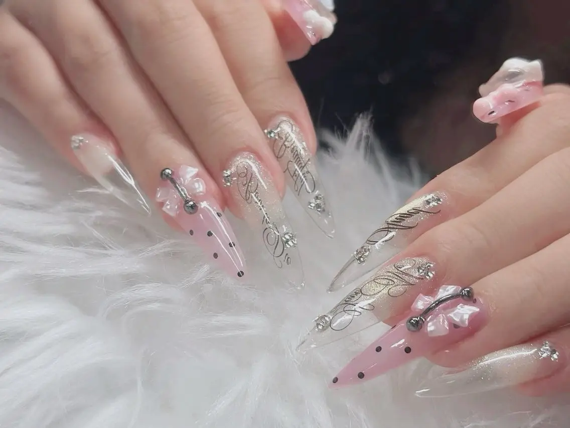 ネイル アートネイル 長さ出し グラデーション マグネットネイル 持ち込み Mi nailsのネイルデザイン