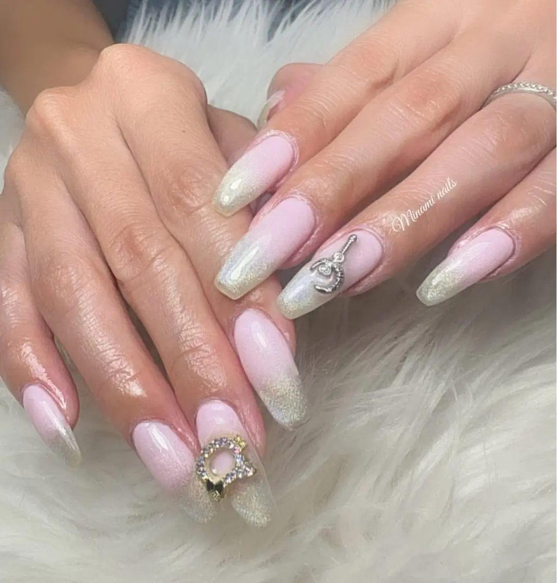 ネイル アートネイル ガーリー キラキラネイル 韓国ネイル マグネットネイル Minami Nailsのネイルデザイン