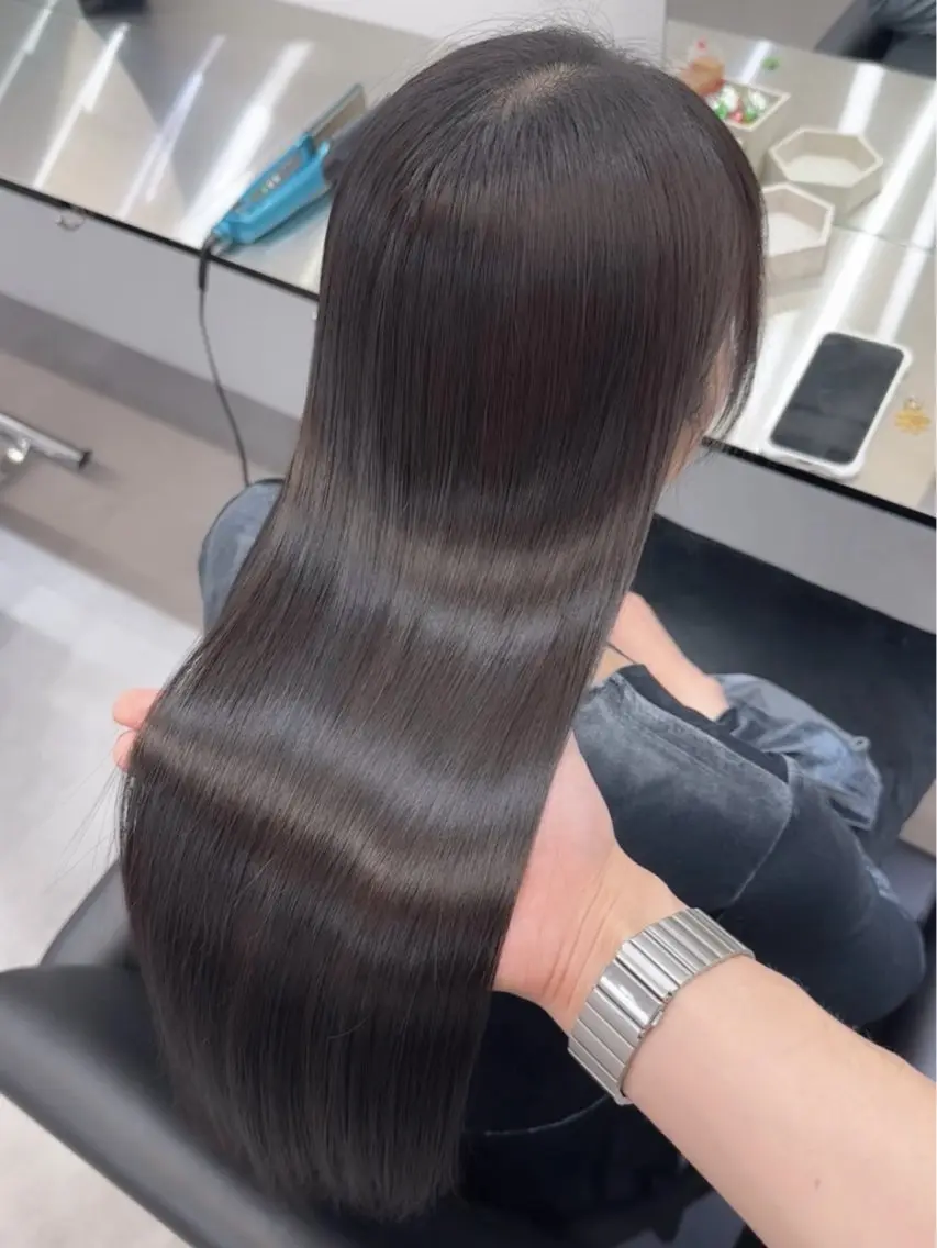 ロング 顔まわりレイヤー 髪質改善 レイヤーカット ロング 縮毛矯正 縮毛矯正 トリートメント 酸性縮毛矯正モデル/ 梅田/咲音のヘアスタイル
