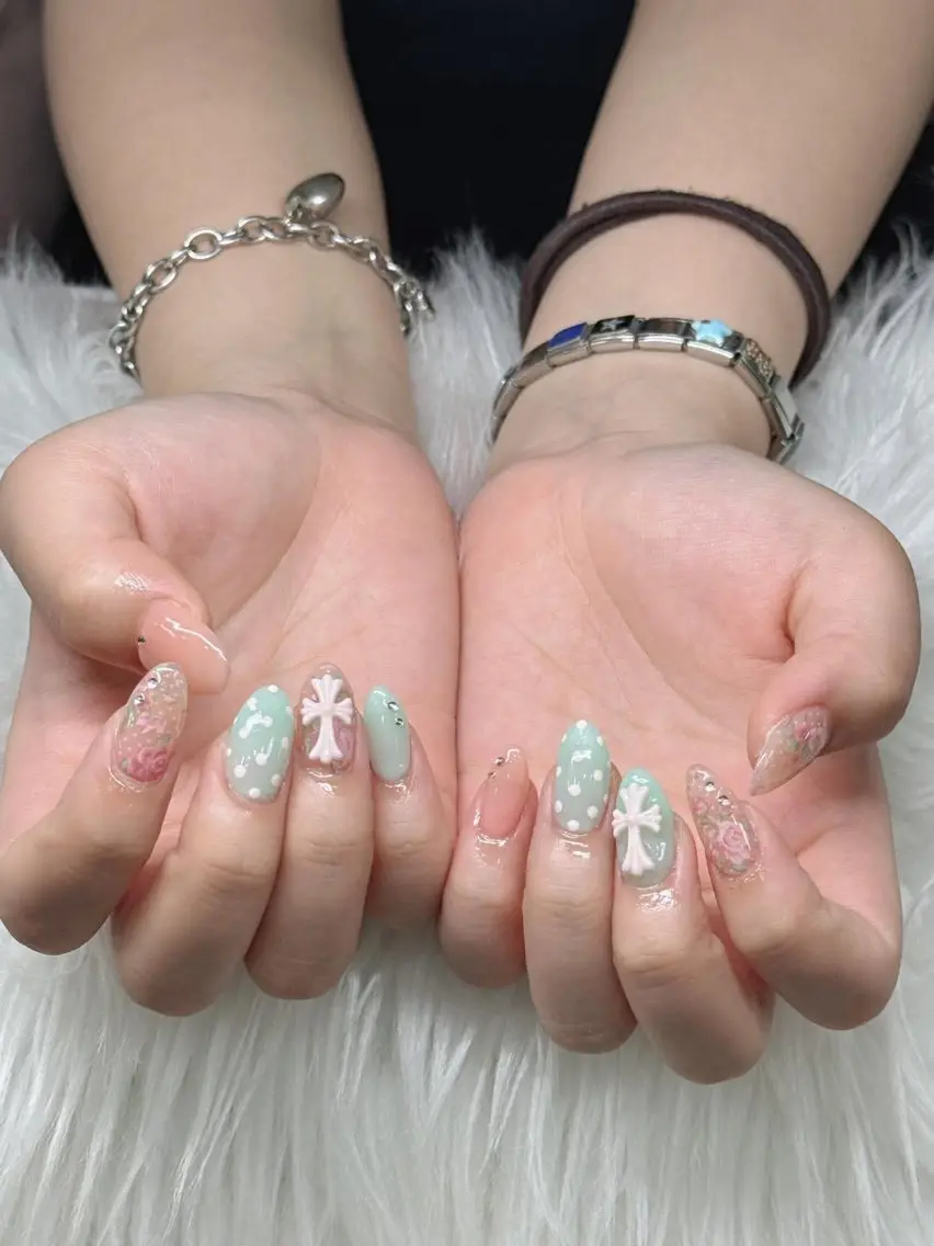 ネイル 長さ出し グラデーション 卒業式 キラキラネイル マグネットネイル Lee Nailsのネイルデザイン