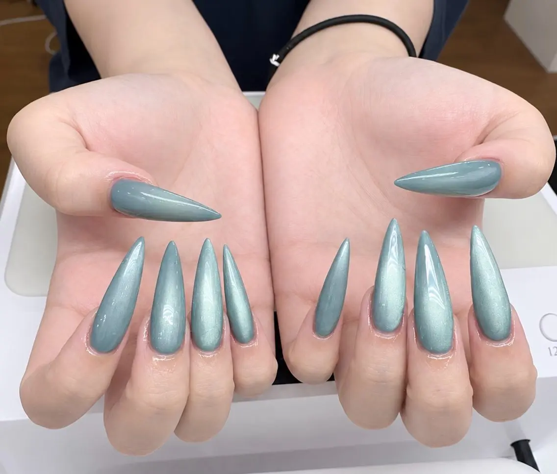 ネイル MIKA RUBY NAIL SLONのネイルデザイン